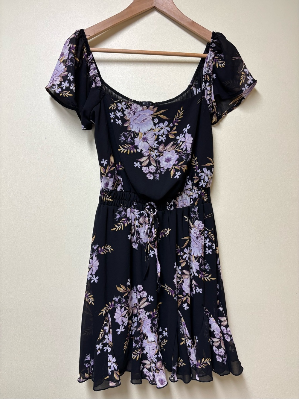 Trixxi Lilac & Black Floral Flutter Sleeve Mini Dress Medium